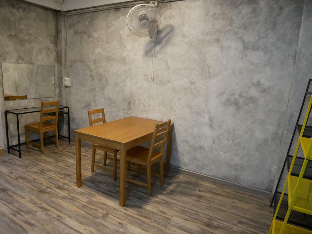 Np House Pratunam Бангкок Экстерьер фото