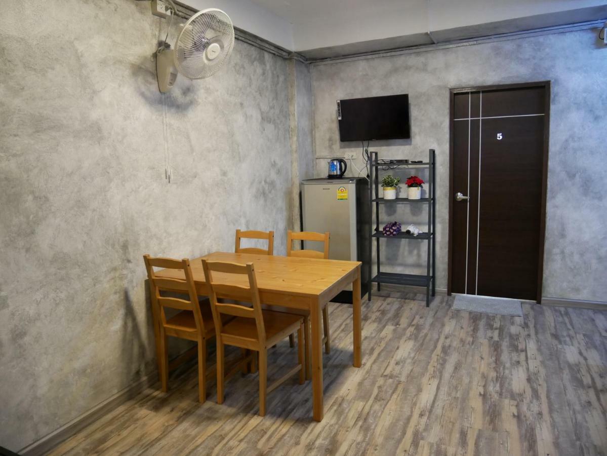 Np House Pratunam Бангкок Экстерьер фото